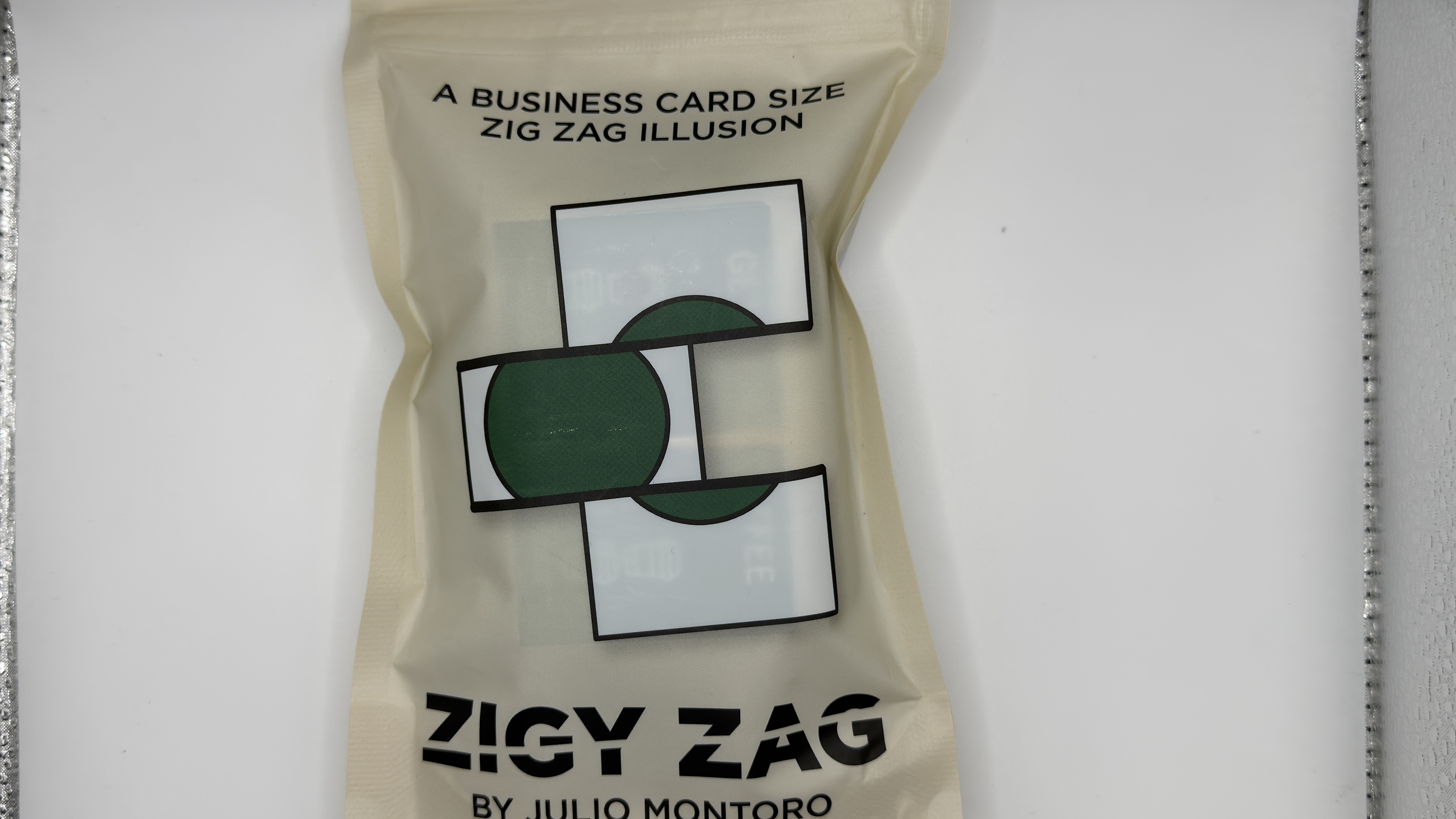 ZigyZag  by Julio Montoro (open box)